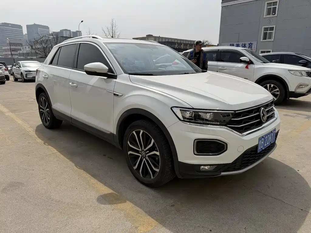 Volkswagen T-Roc 2021 280TSI DSG 2WD Comfort Intelligent Connectivity Edition 2022 - thumbnail 3