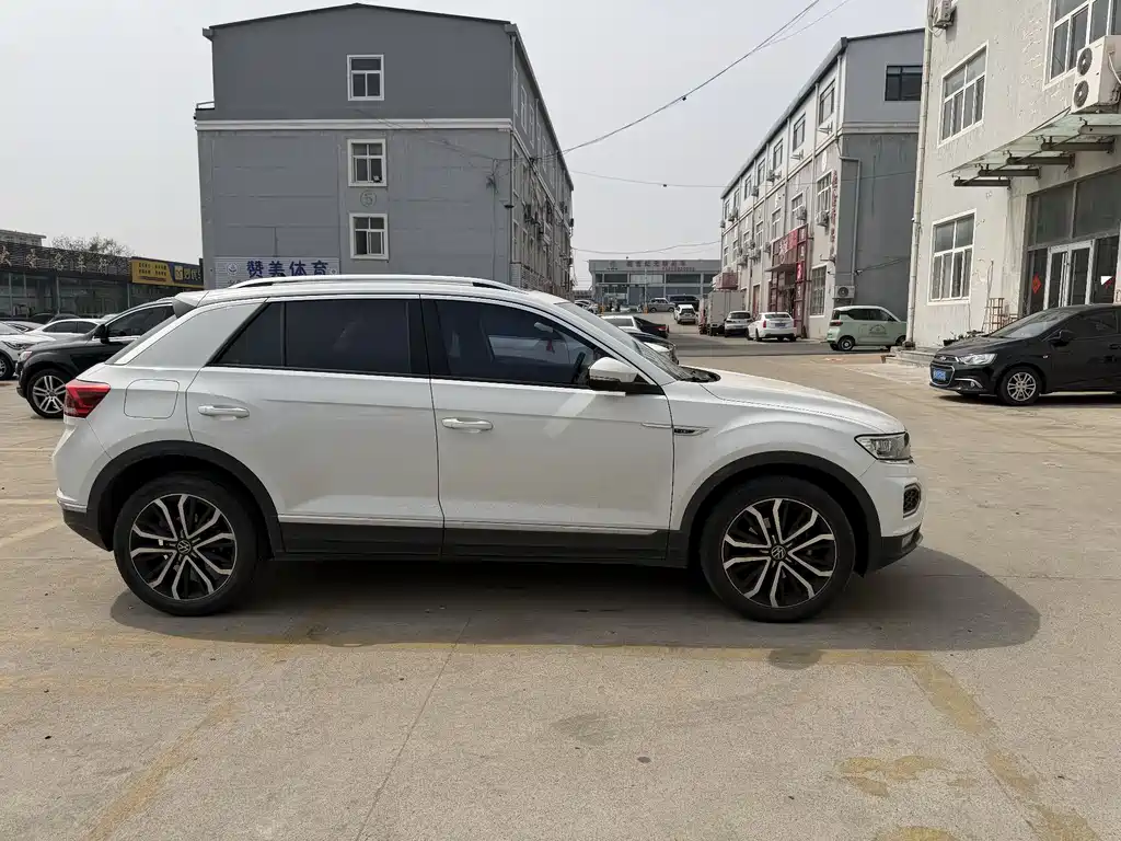Volkswagen T-Roc 2021 280TSI DSG 2WD Comfort Intelligent Connectivity Edition 2022 - thumbnail 6