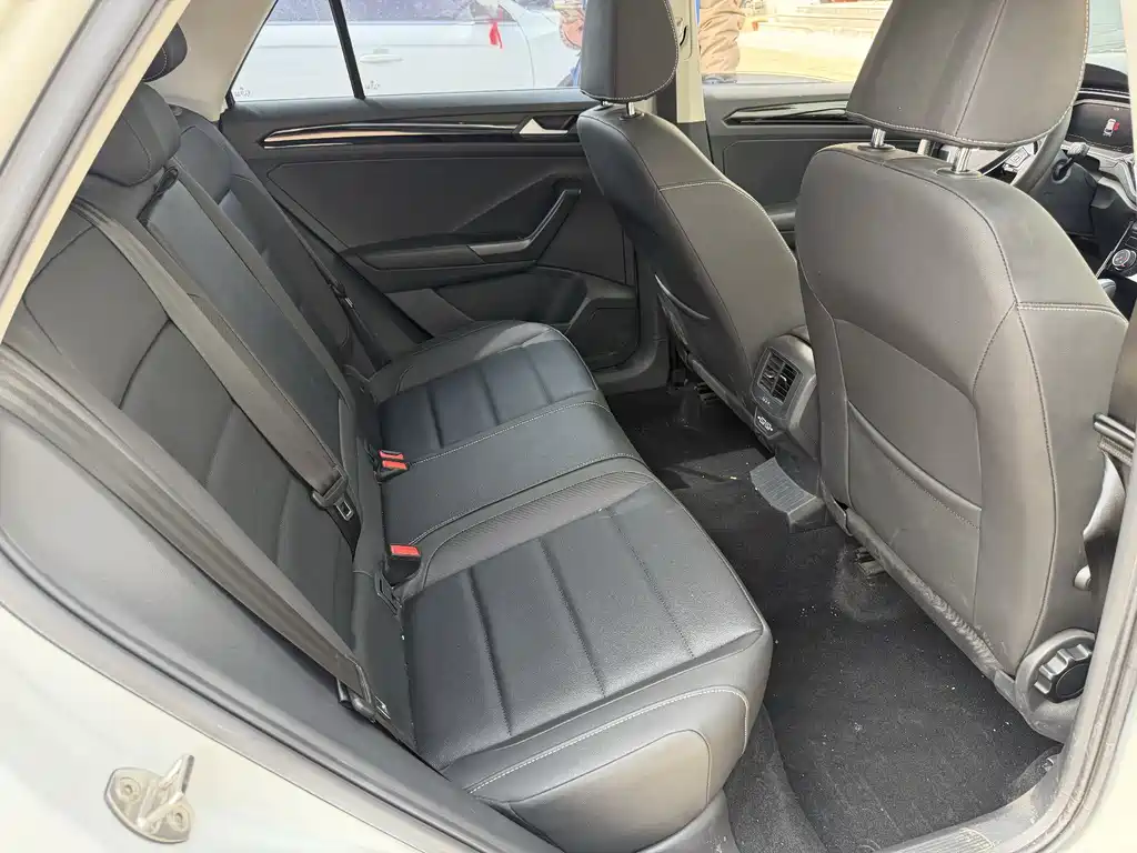 Volkswagen T-Roc 2021 280TSI DSG 2WD Comfort Intelligent Connectivity Edition 2022 - thumbnail 7