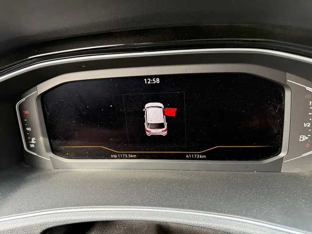 Volkswagen T-Roc 2021 280TSI DSG 2WD Comfort Intelligent Connectivity Edition 2022 - thumbnail 9