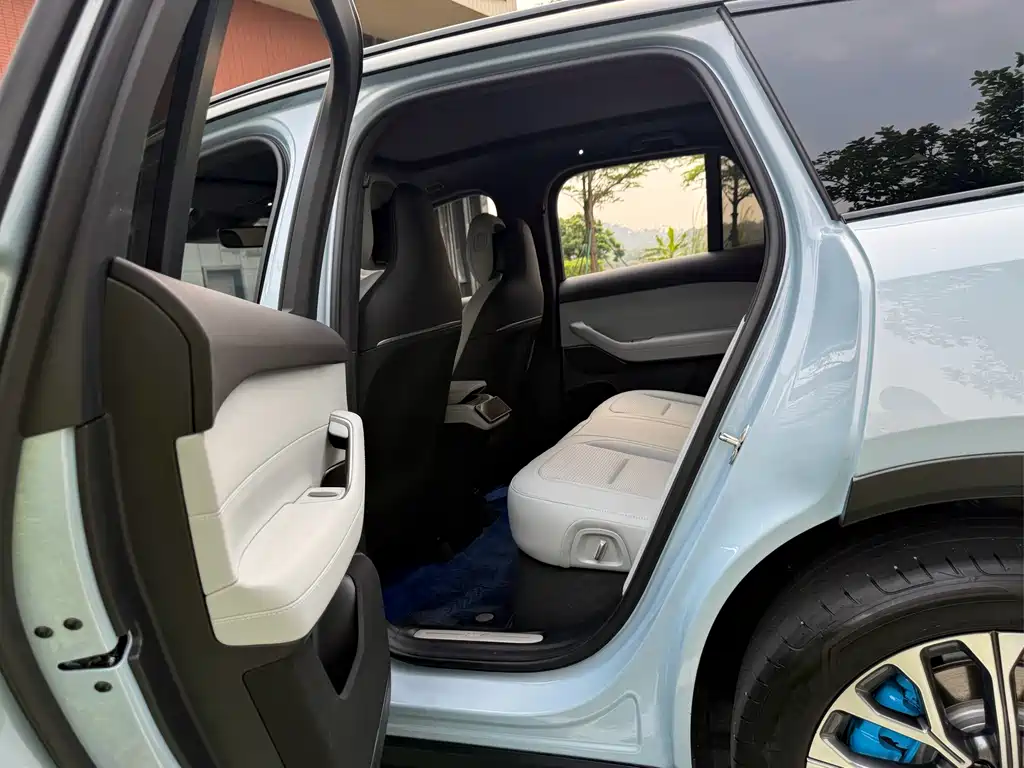 NIO NIO ES6 2024 75kWh 2024 - thumbnail 13