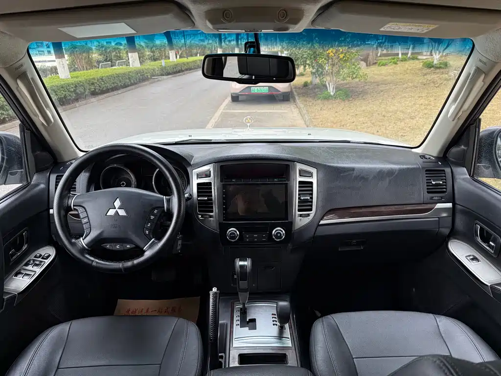 Mitsubishi Pajero Import 2020 Model 3.0L Automatic Standard Version 2020 - thumbnail 22