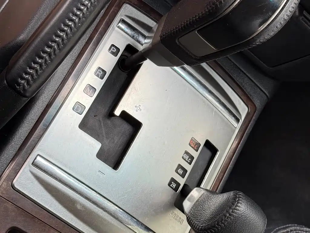 Mitsubishi Pajero Import 2020 Model 3.0L Automatic Standard Version 2020 - thumbnail 29