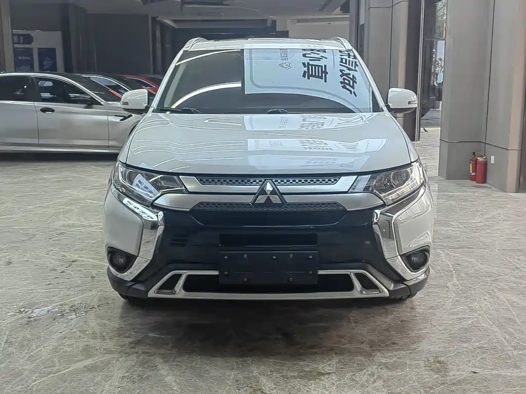 Mitsubishi Outlander 2019 2.0L 2WD Comfort Edition 5-seater China VI 2020 - thumbnail 2
