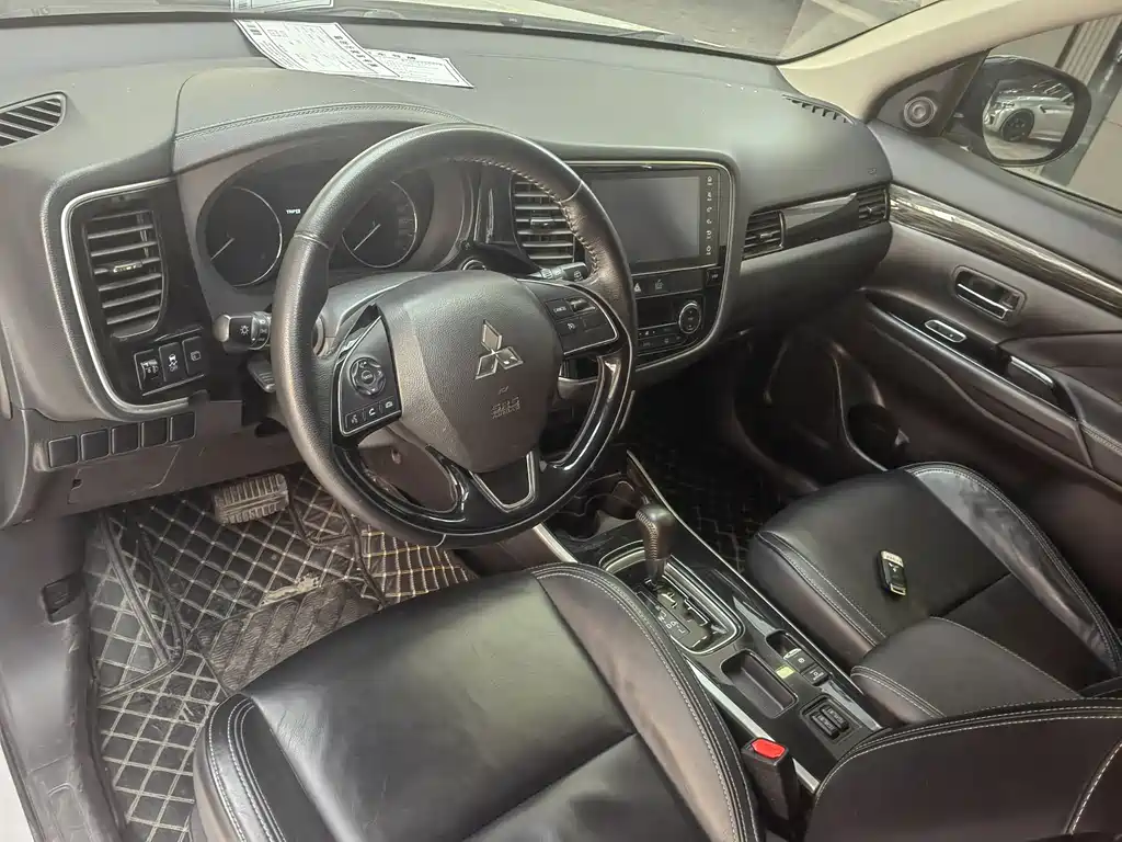 Mitsubishi Outlander 2019 2.0L 2WD Comfort Edition 5-seater China VI 2020 - thumbnail 8