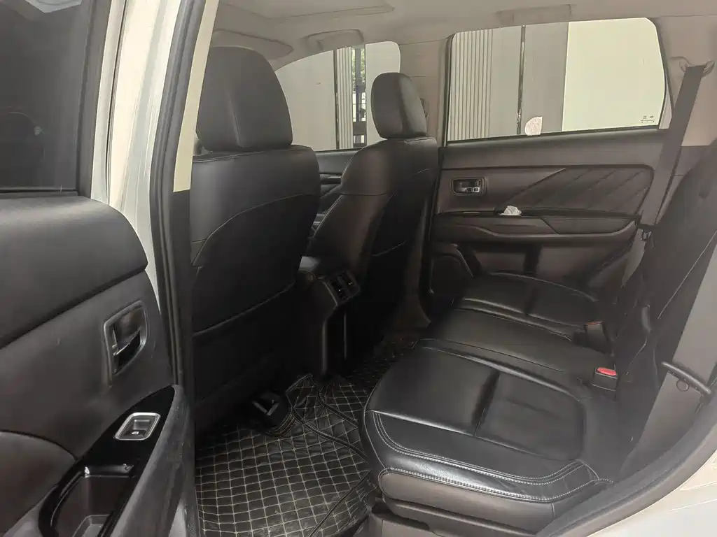 Mitsubishi Outlander 2019 2.0L 2WD Comfort Edition 5-seater China VI 2020 - thumbnail 11