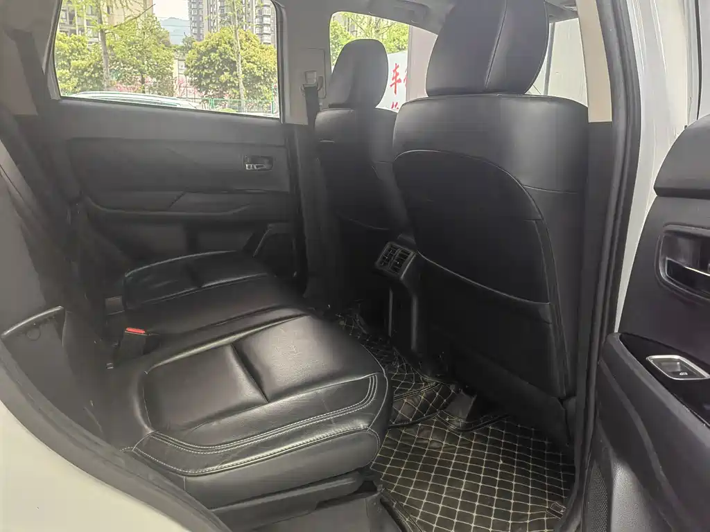 Mitsubishi Outlander 2019 2.0L 2WD Comfort Edition 5-seater China VI 2020 - thumbnail 12