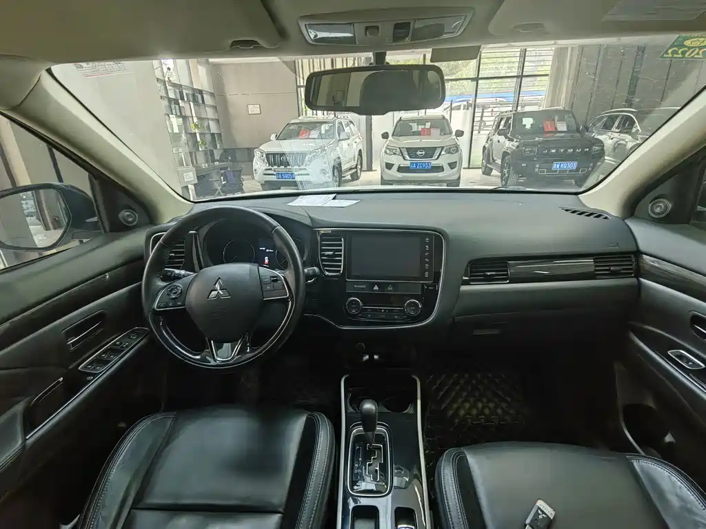 Mitsubishi Outlander 2019 2.0L 2WD Comfort Edition 5-seater China VI 2020 - thumbnail 13