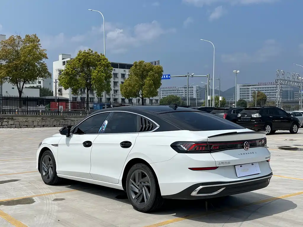 Volkswagen Lamando 2024 Lamando L 280TSI DSG Cool & Spicy Edition 2024 - thumbnail 17
