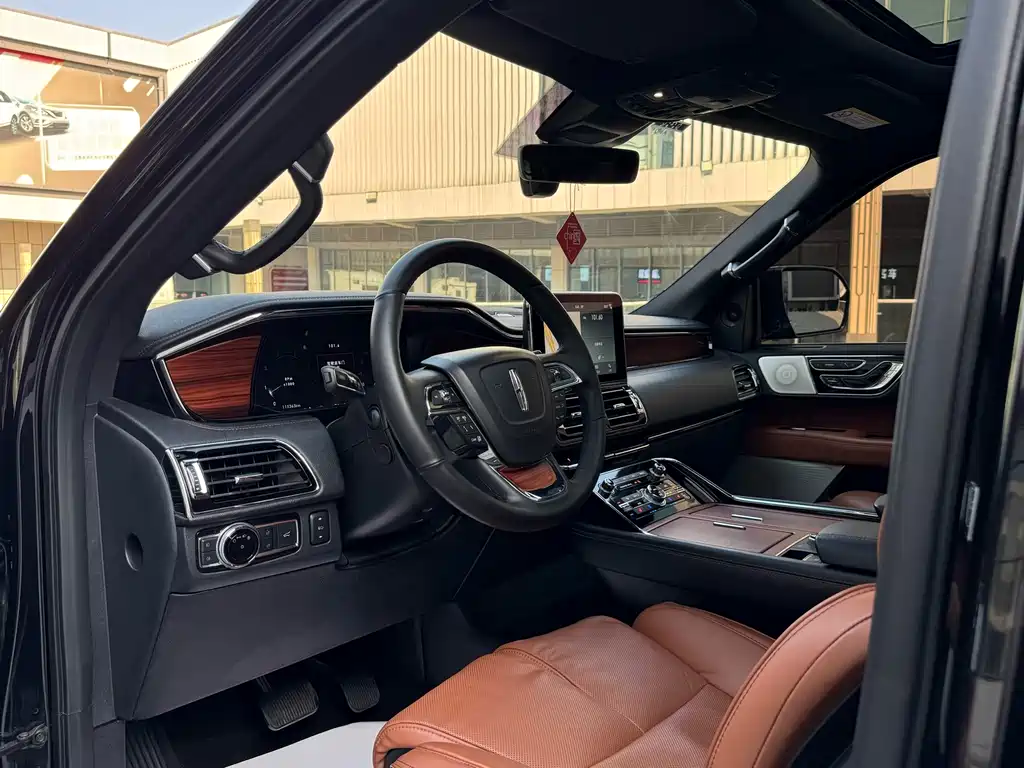 Lincoln Navigator 2019 3.5T Select Trim VI 2020 - thumbnail 2