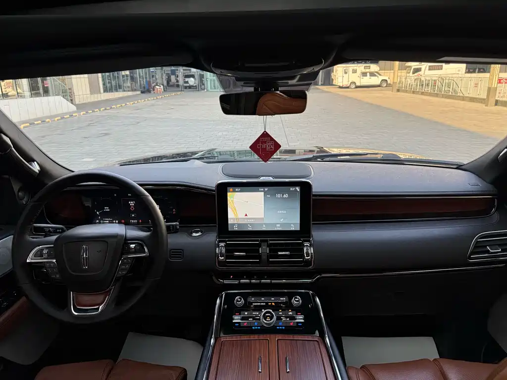 Lincoln Navigator 2019 3.5T Select Trim VI 2020 - thumbnail 4