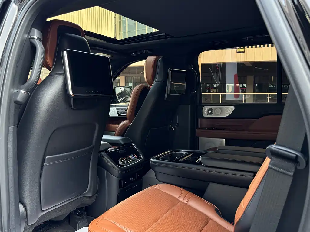Lincoln Navigator 2019 3.5T Select Trim VI 2020 - thumbnail 6