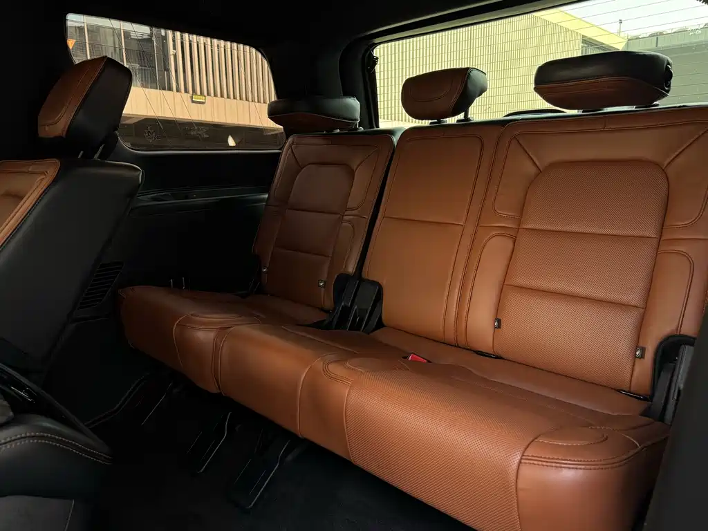 Lincoln Navigator 2019 3.5T Select Trim VI 2020 - thumbnail 8