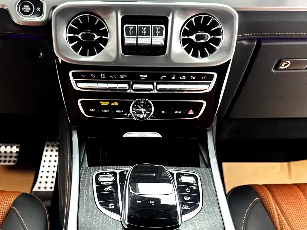 Mercedes-Benz Mercedes-Benz G-Class 2024 G 400 d 2024 - thumbnail 11