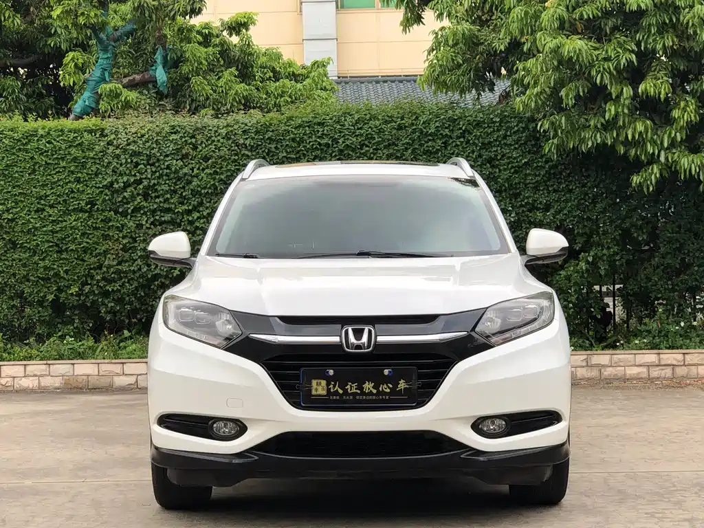 Honda Honda Vezel 2017 1.8L CVT 2WD Pioneer Edition 2018 - thumbnail 2