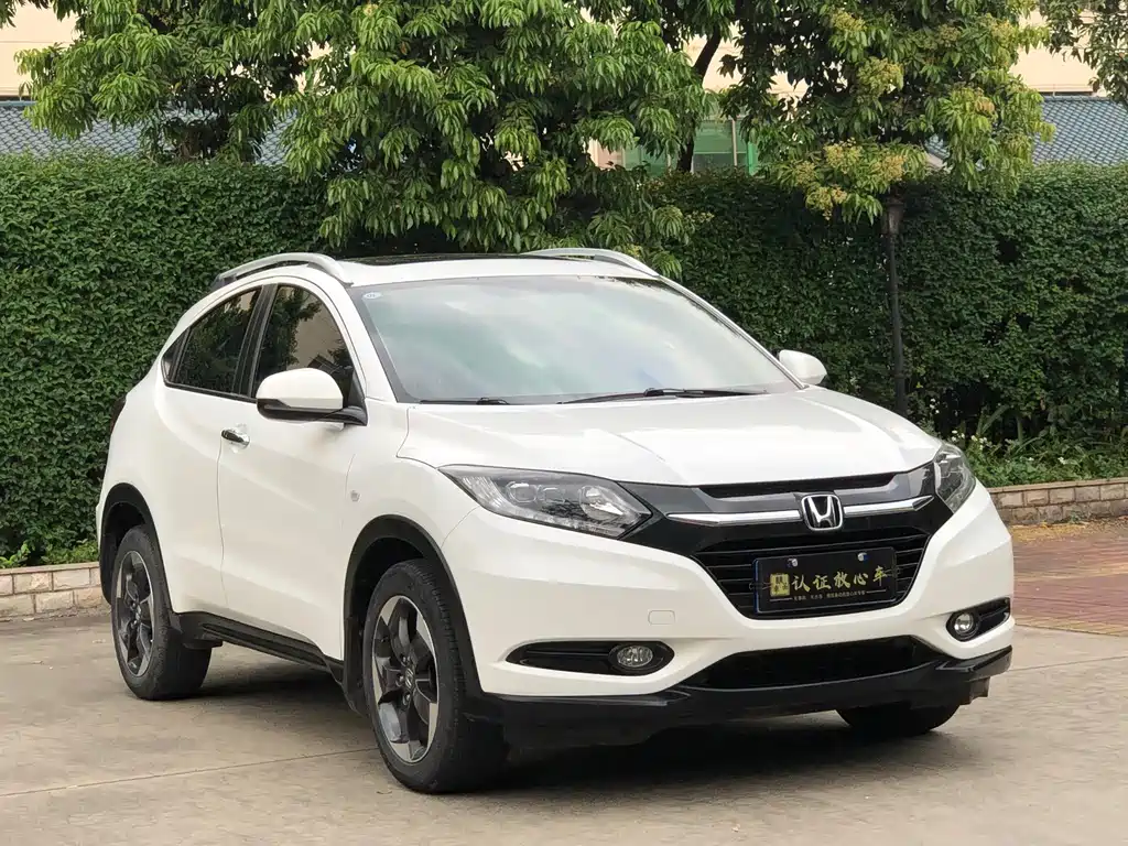 Honda Honda Vezel 2017 1.8L CVT 2WD Pioneer Edition 2018 - thumbnail 3