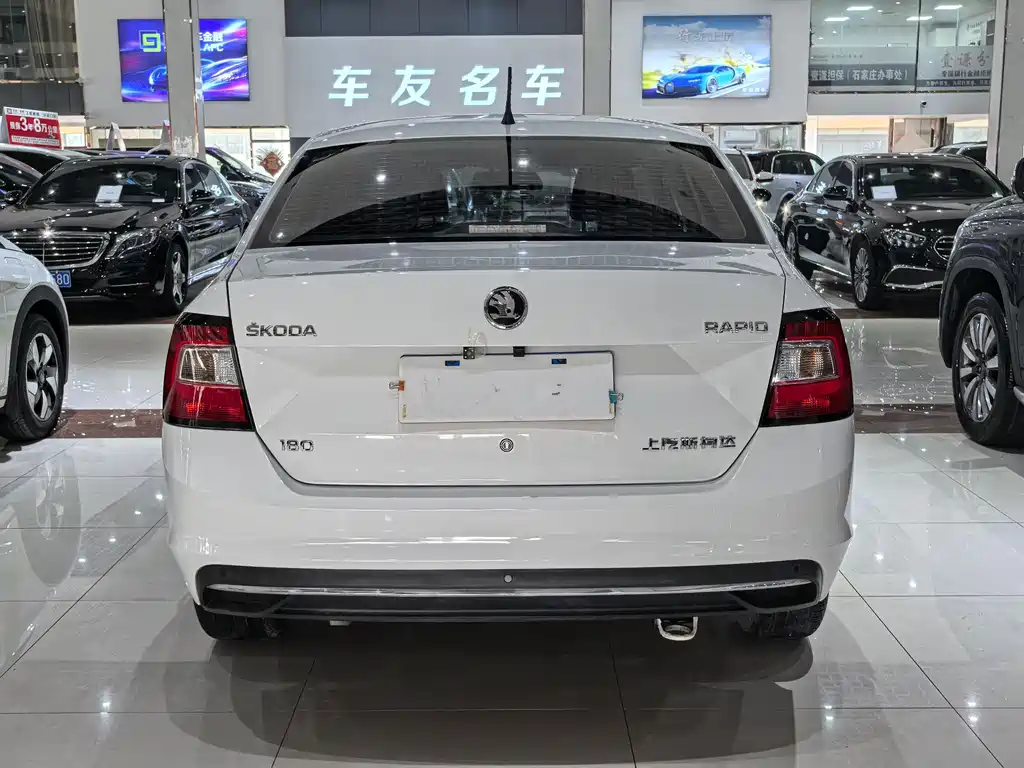 Skoda Skoda Rapid 2018 1.6L Automatic Comfort Edition 2018 - thumbnail 6