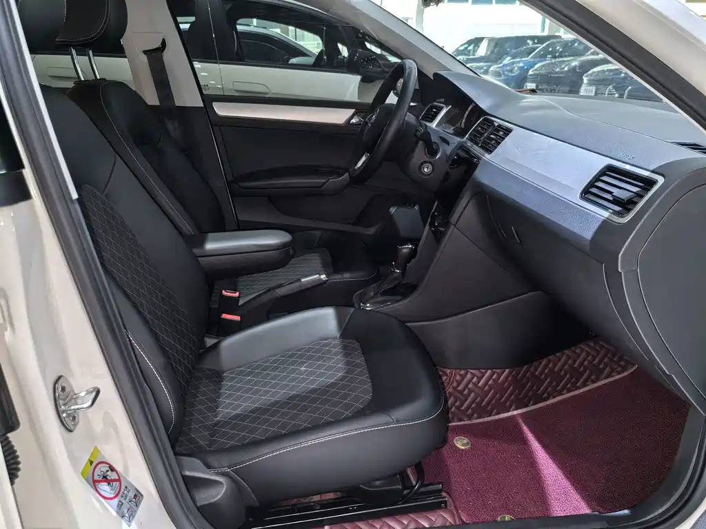 Skoda Skoda Rapid 2018 1.6L Automatic Comfort Edition 2018 - thumbnail 13