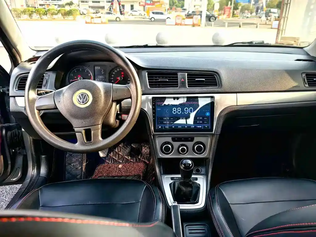 Volkswagen Volkswagen Lavida 2013 Classic 1.6L Manual Fashion Edition 2014 - thumbnail 9