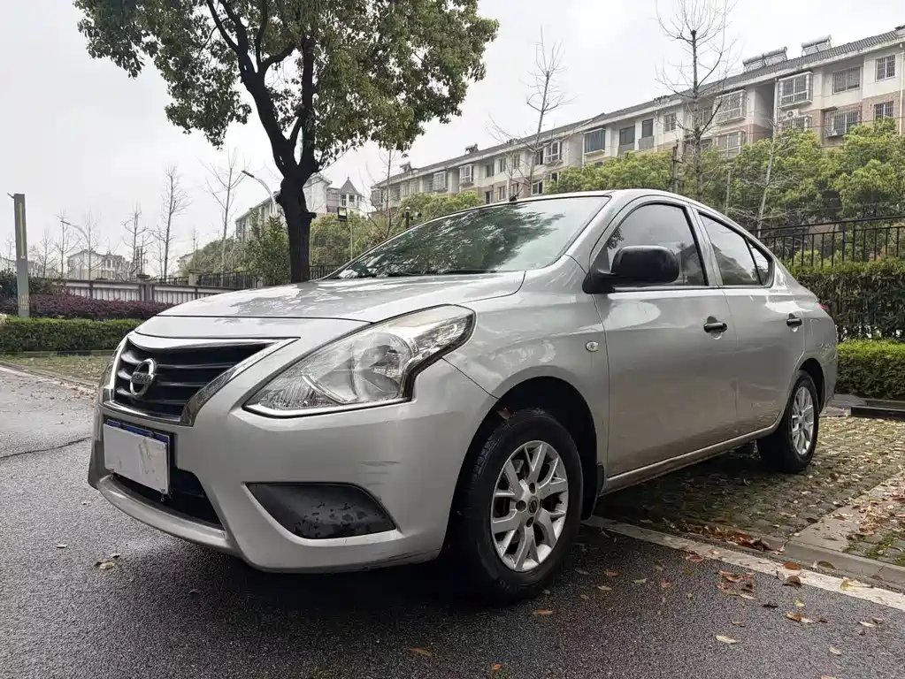 Nissan Sunny 2014 1.5XE CVT Premium Edition 2015
