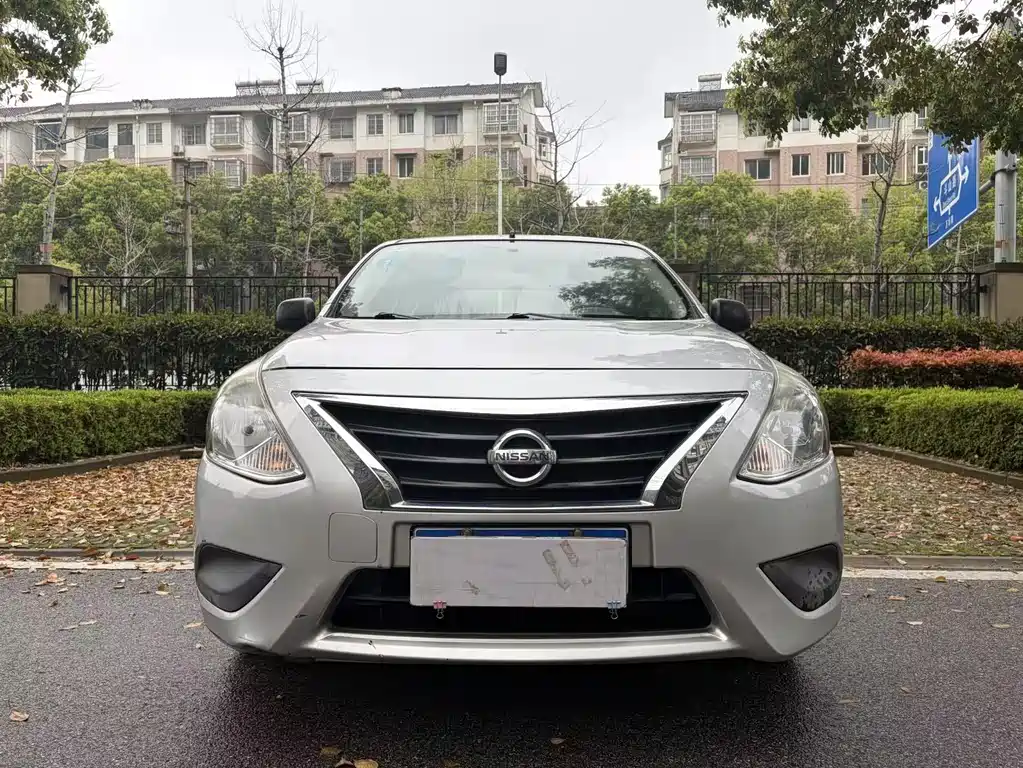 Nissan Sunny 2014 1.5XE CVT Premium Edition 2015 - thumbnail 2