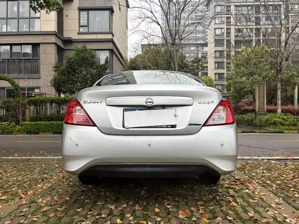 Nissan Sunny 2014 1.5XE CVT Premium Edition 2015 - thumbnail 6