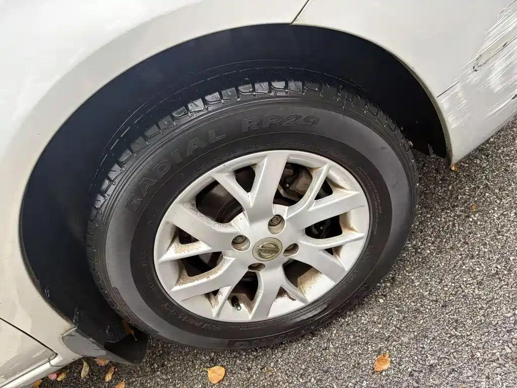 Nissan Sunny 2014 1.5XE CVT Premium Edition 2015 - thumbnail 8