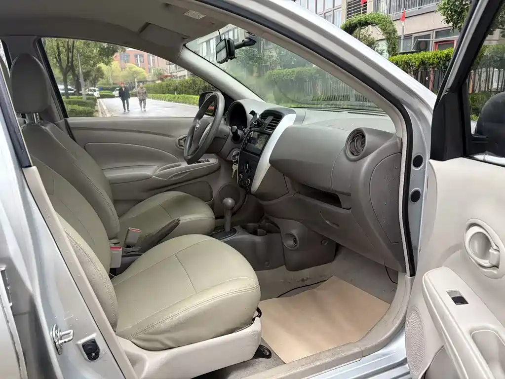 Nissan Sunny 2014 1.5XE CVT Premium Edition 2015 - thumbnail 10