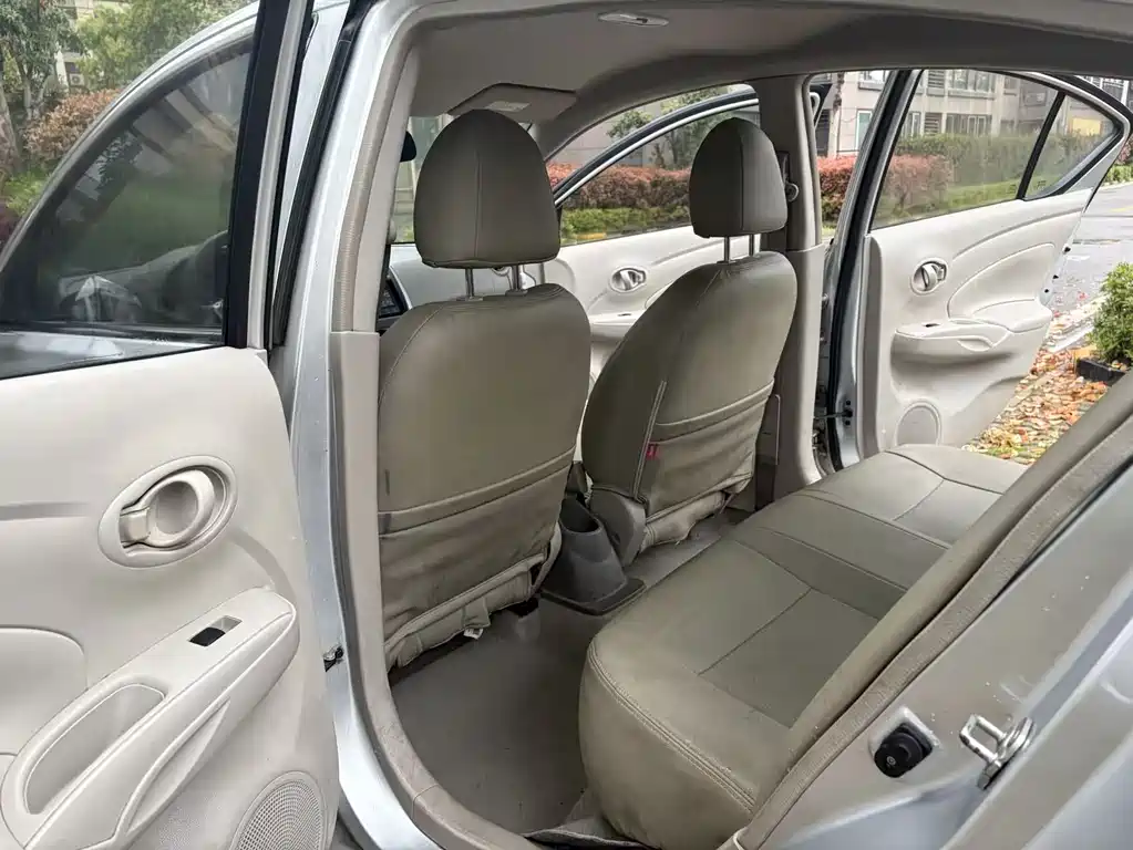 Nissan Sunny 2014 1.5XE CVT Premium Edition 2015 - thumbnail 12