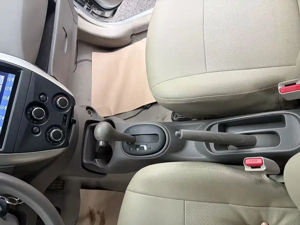 Nissan Sunny 2014 1.5XE CVT Premium Edition 2015 - thumbnail 18