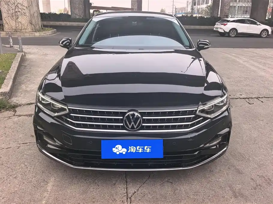 Volkswagen Magotan 2023 2 Million Units Anniversary Edition 330TSI DSG Leading Model 2024 - thumbnail 2