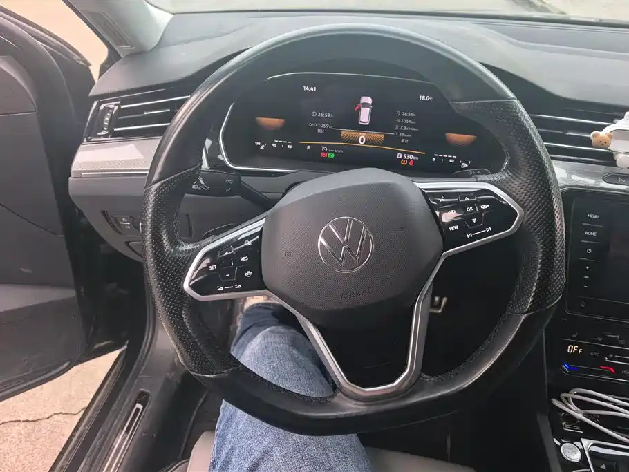 Volkswagen Magotan 2023 2 Million Units Anniversary Edition 330TSI DSG Leading Model 2024 - thumbnail 15