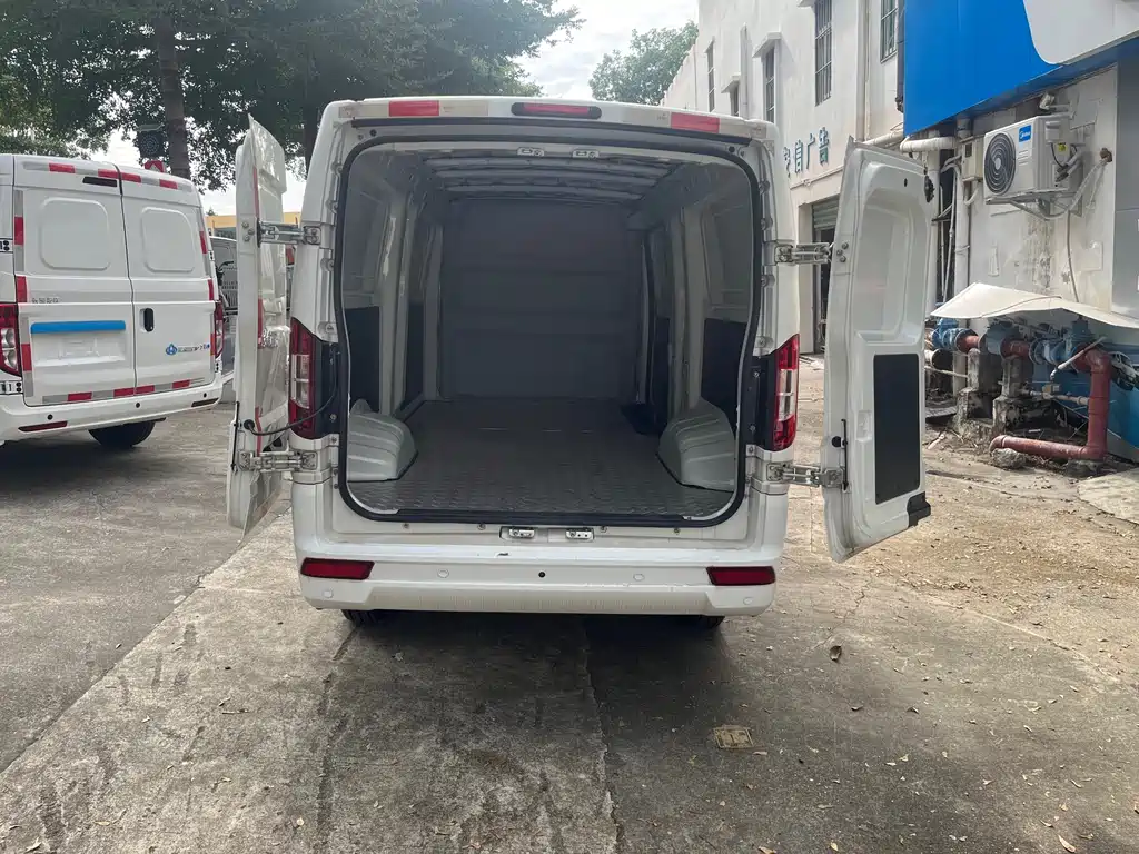 Dongfeng Yufeng EM27 2024 EM27L Henan Lido 41.472kWh 2026 - thumbnail 6