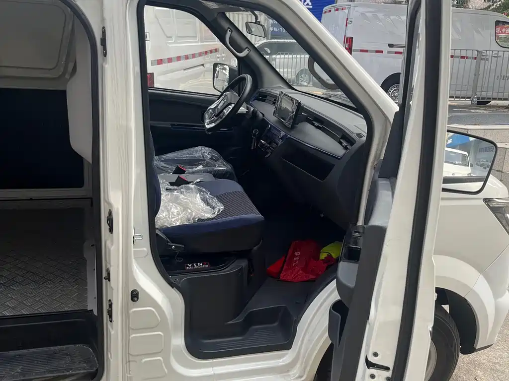 Dongfeng Yufeng EM27 2024 EM27L Henan Lido 41.472kWh 2026 - thumbnail 9