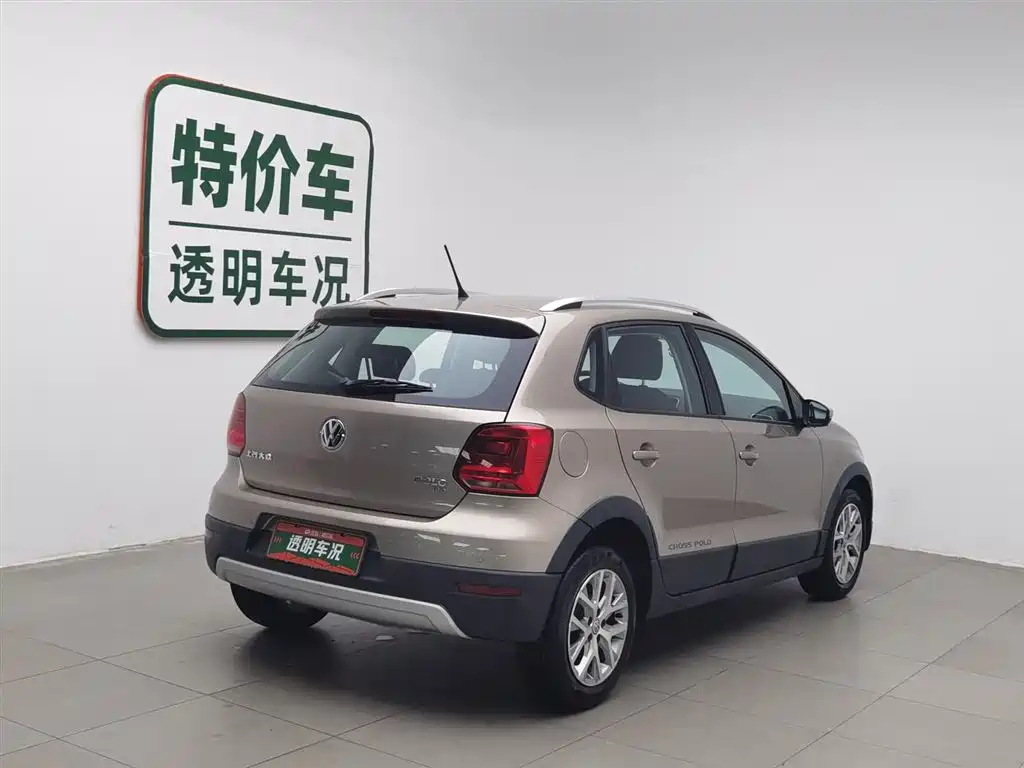 Volkswagen Volkswagen Polo 2016 1.6L Cross Polo Automatic 2016 - thumbnail 2