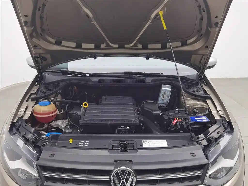 Volkswagen Volkswagen Polo 2016 1.6L Cross Polo Automatic 2016 - thumbnail 6