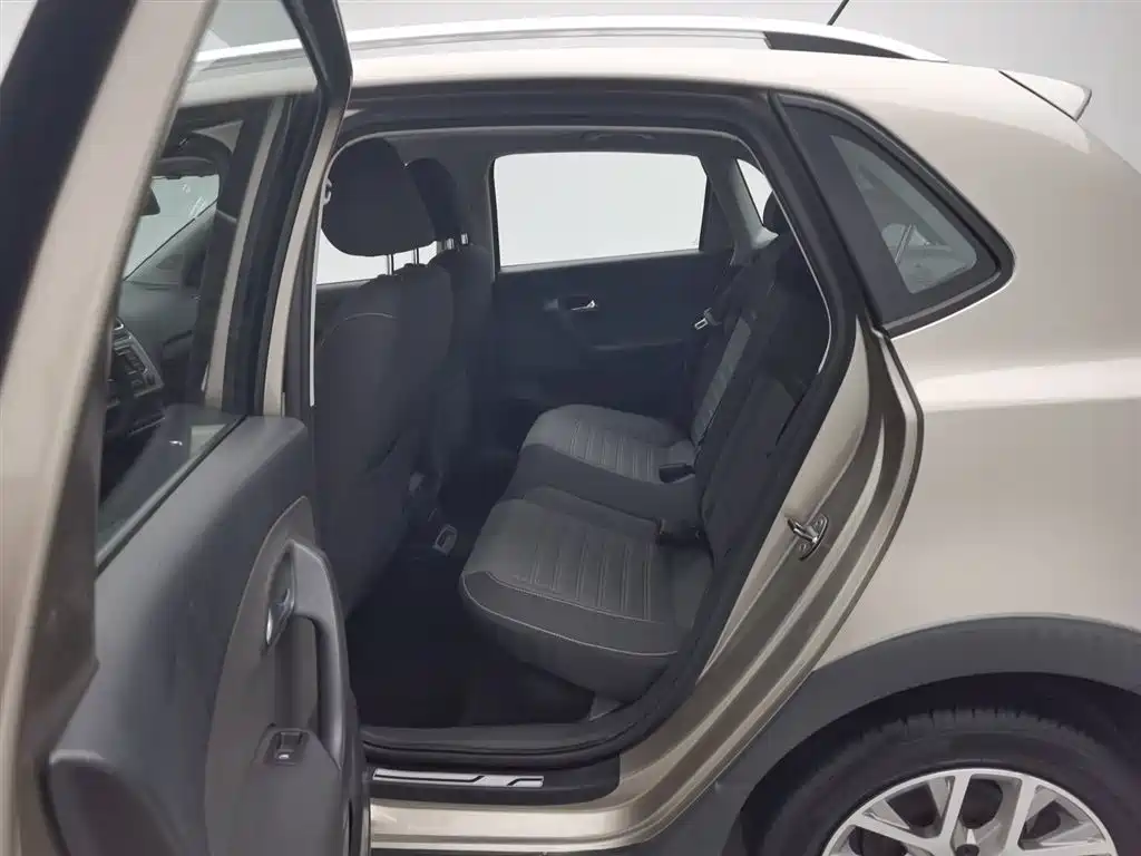 Volkswagen Volkswagen Polo 2016 1.6L Cross Polo Automatic 2016 - thumbnail 15