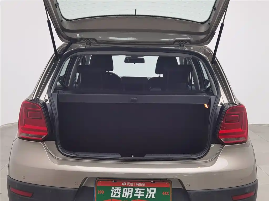 Volkswagen Volkswagen Polo 2016 1.6L Cross Polo Automatic 2016 - thumbnail 16