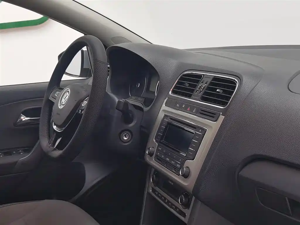 Volkswagen Volkswagen Polo 2016 1.6L Cross Polo Automatic 2016 - thumbnail 22