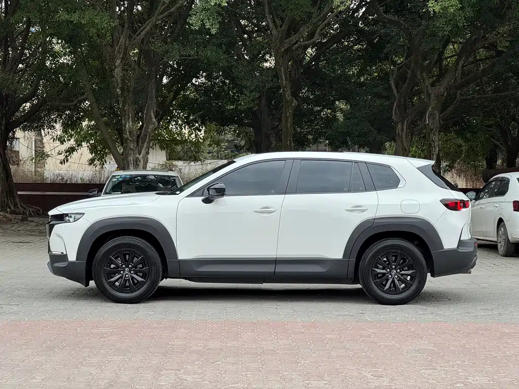 Mazda Mazda CX-50 2023 2.0L Safe Drive Edition 2025 - thumbnail 3