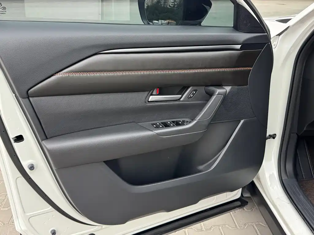 Mazda Mazda CX-50 2023 2.0L Safe Drive Edition 2025 - thumbnail 13