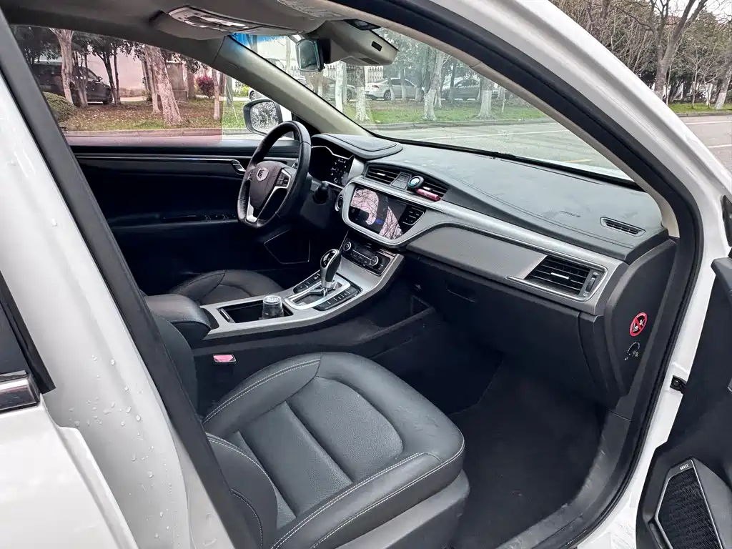 Geely Auto Geely Emgrand GL 2018 1.8L DCT Elite Smart Connect Edition 2018 - thumbnail 6
