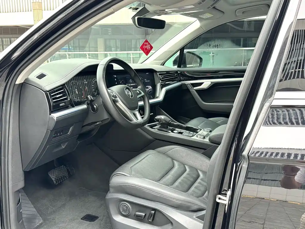 Volkswagen Volkswagen Touareg 2019 3.0TSI R-Line Edition VI 2020 - thumbnail 2