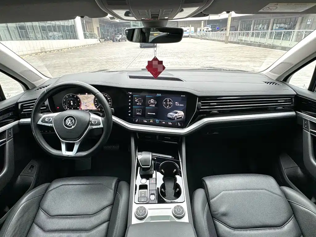 Volkswagen Volkswagen Touareg 2019 3.0TSI R-Line Edition VI 2020 - thumbnail 4