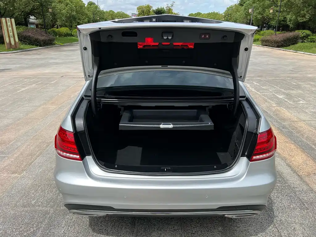 Mercedes-Benz Mercedes-Benz E-Class 2015 E 320 L Sport Luxury Edition 2017 - thumbnail 17