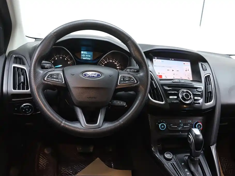 Ford Ford Focus 2018 Hatchback Classic 1.6L Automatic Style Intelligent Edition 2019 - thumbnail 27