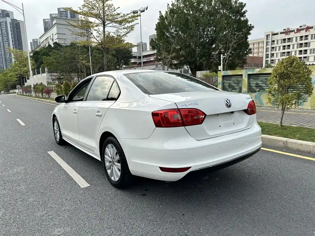 Volkswagen Volkswagen Sagitar 2014 1.6L Automatic Comfort Edition 2014 - thumbnail 4
