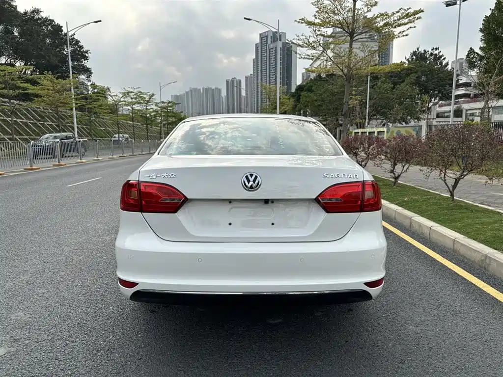 Volkswagen Volkswagen Sagitar 2014 1.6L Automatic Comfort Edition 2014 - thumbnail 5
