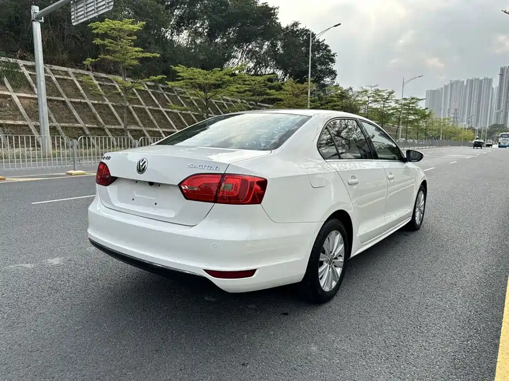 Volkswagen Volkswagen Sagitar 2014 1.6L Automatic Comfort Edition 2014 - thumbnail 6