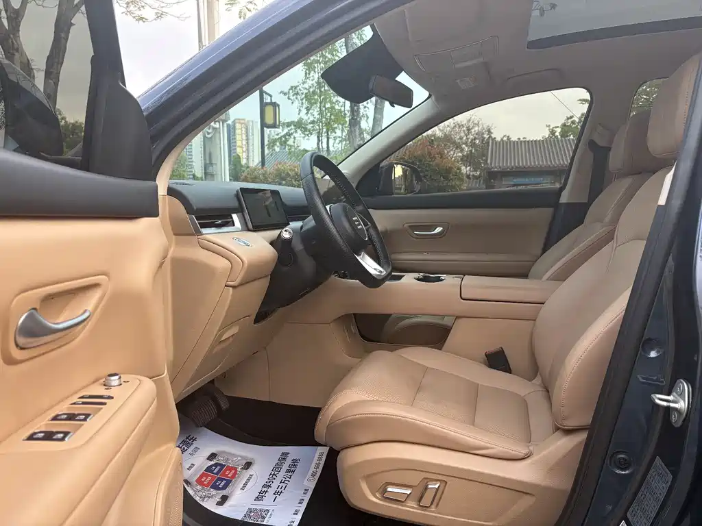 Landian Lantian E5 PLUS 2025 165km Long Range Version PLUS 5-seater 2024 - thumbnail 4